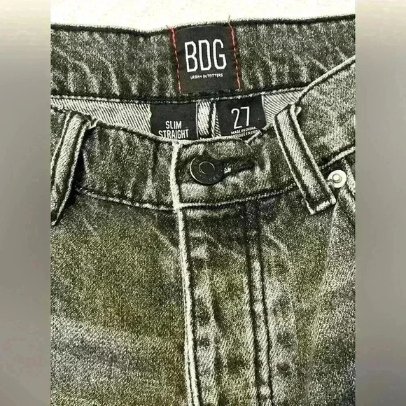 BDG by Urban Outfitters Slim Straight Destroyed Jeans in Black Size 27 - Picture 3 of 7